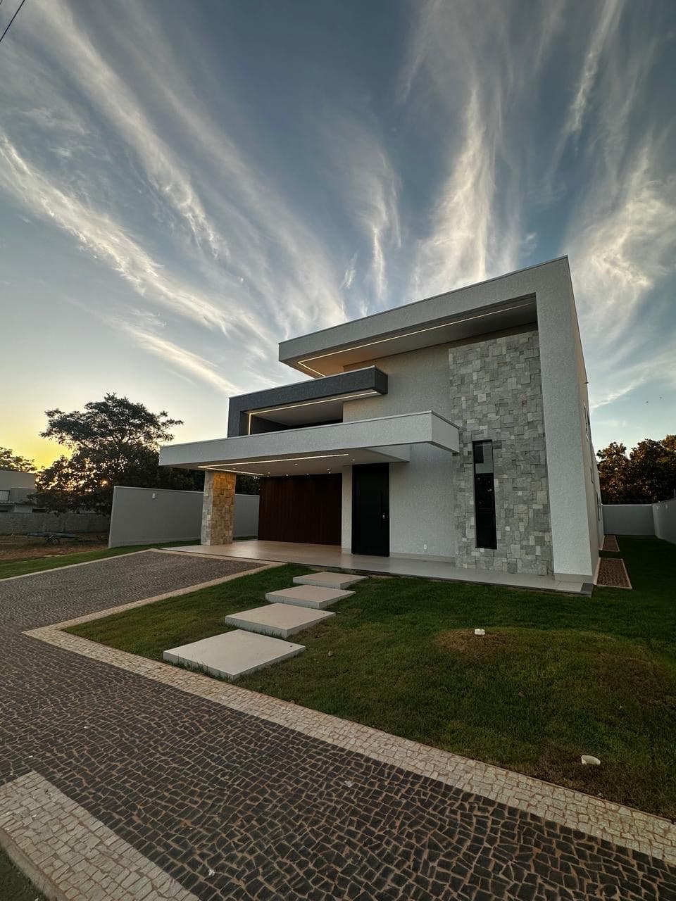Fachada da casa nova no Caribe Residence Condomínio Resort